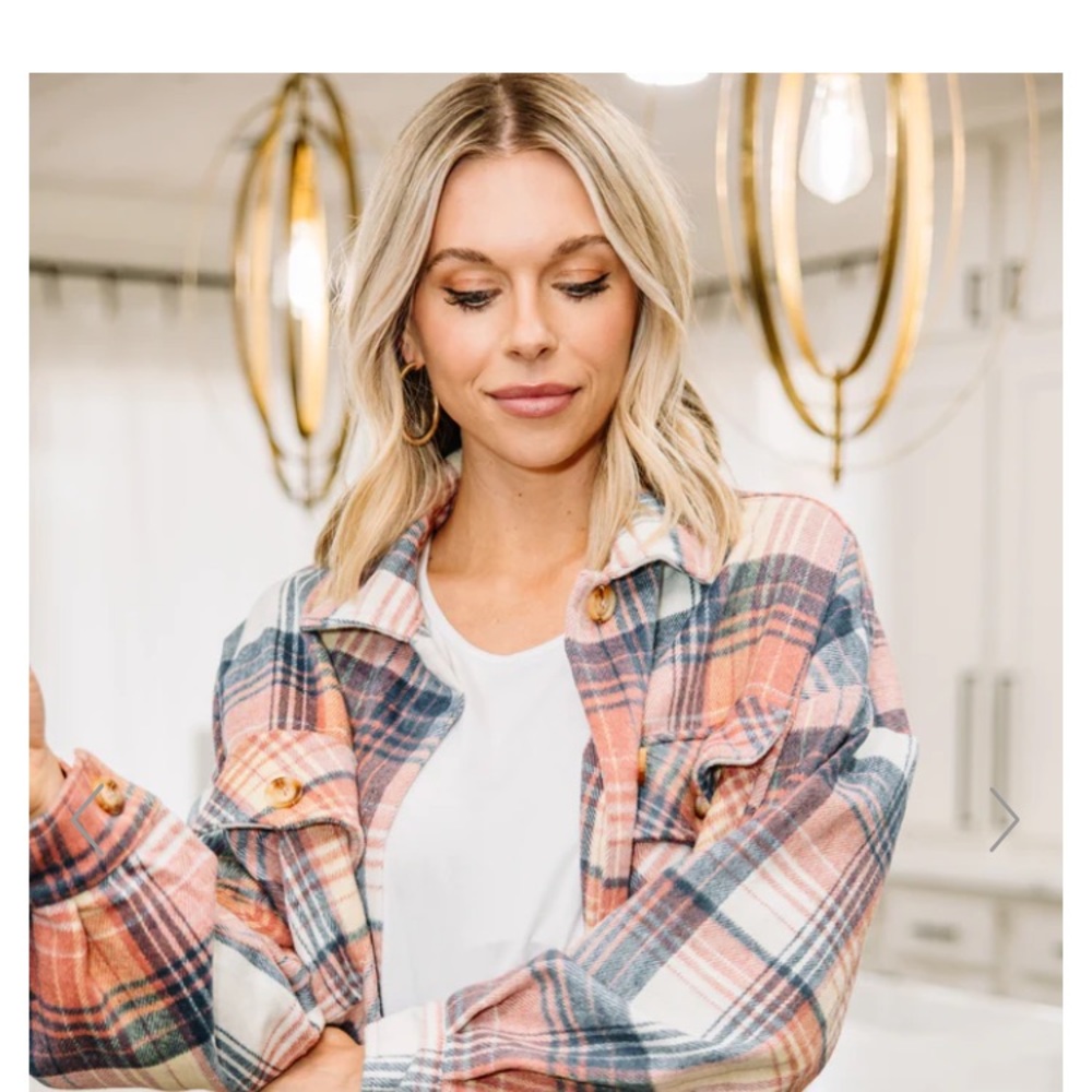 Soft shirt jacket plaid. Colors blue, cream, peach comfortable, not-worn medium